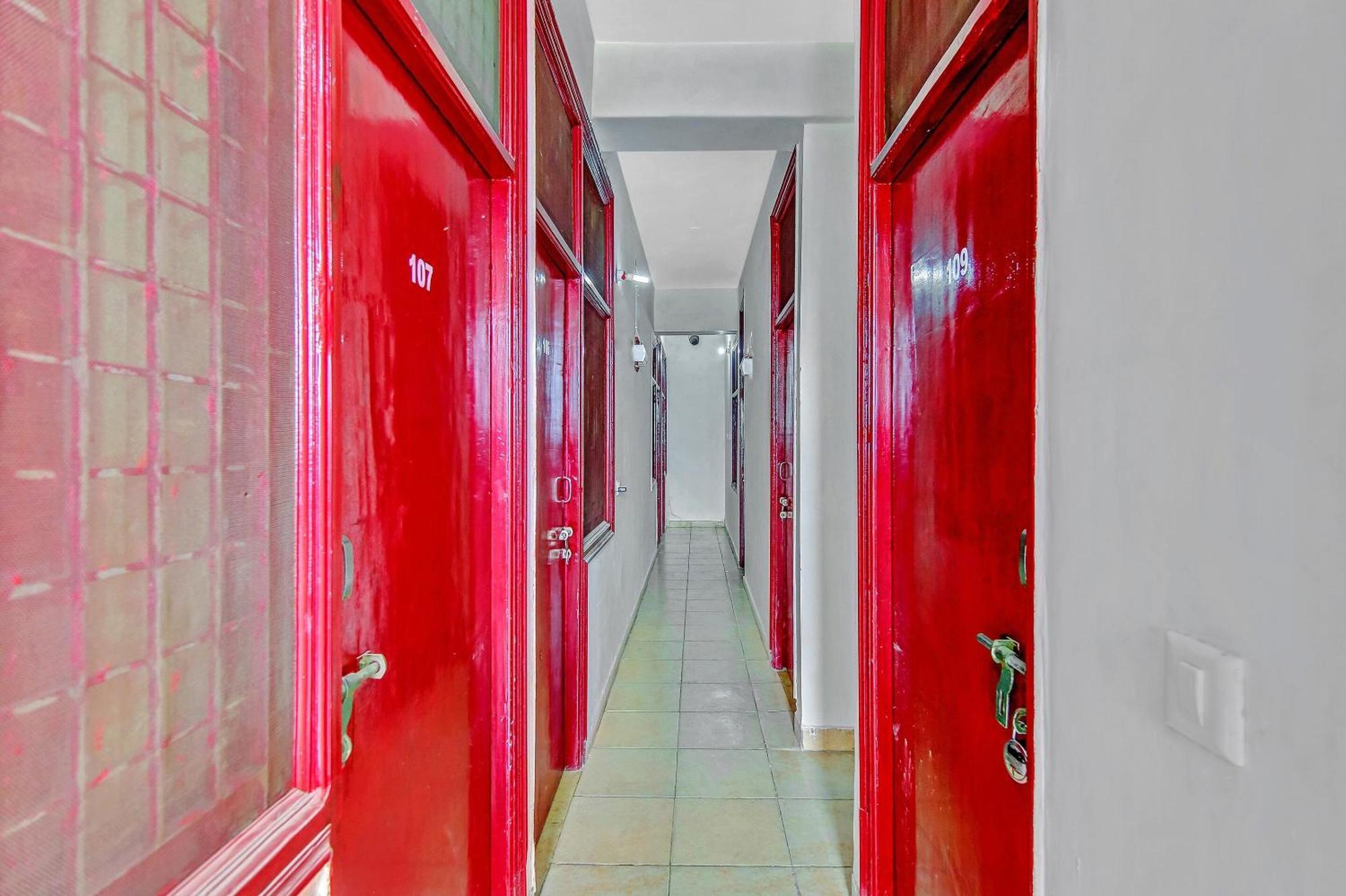 Hotel O Yash Hotel Ghaziabad Exterior foto